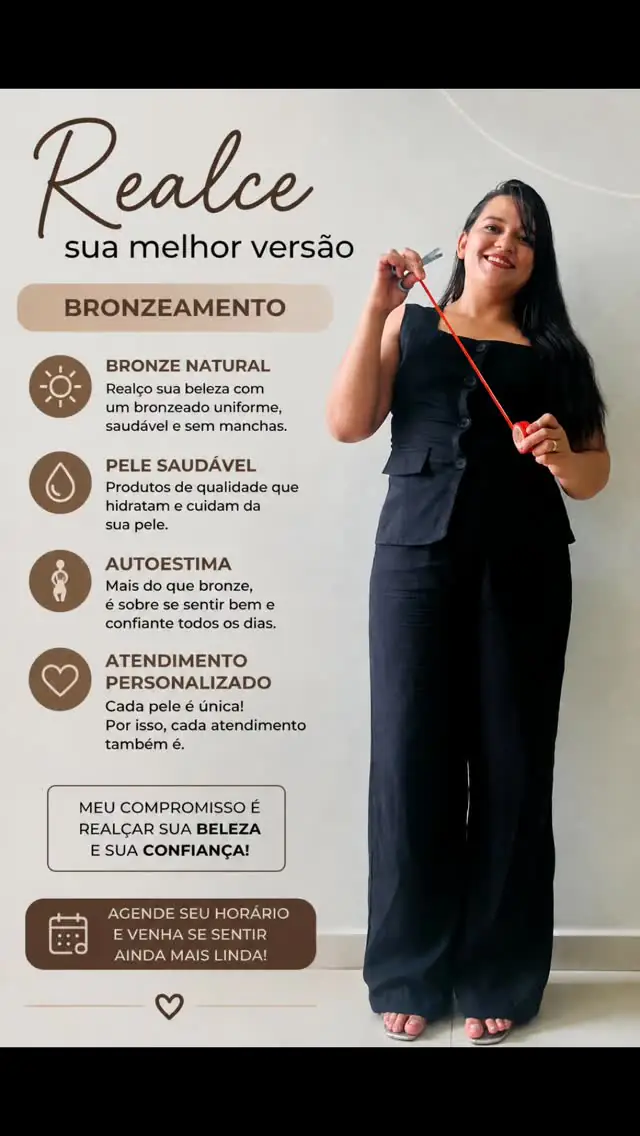 Rose, fundadora da Rose Bronze, segurando a fita usada no atendimento